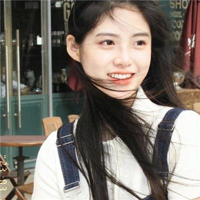 找个老伴儿回村过年